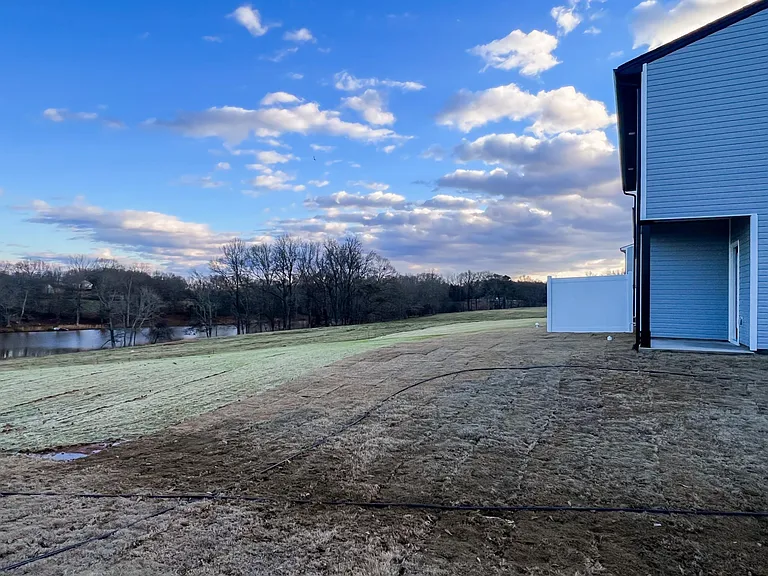 320 Hummingbird Ln — Photo 36
