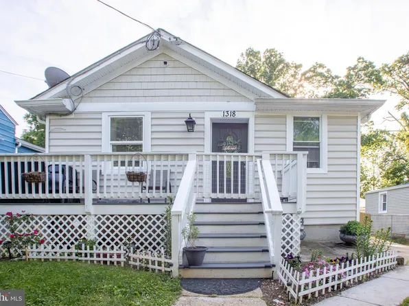 1318 Dunbar Oaks Dr, Capitol Heights, MD 20743