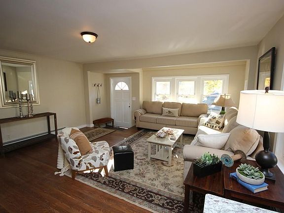 2nd image of 6 Hilltop Dr