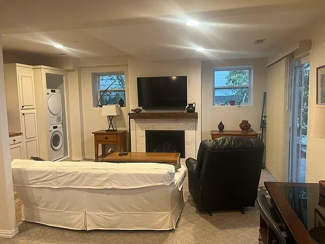 9931 S Clyde Pl — Photo 4
