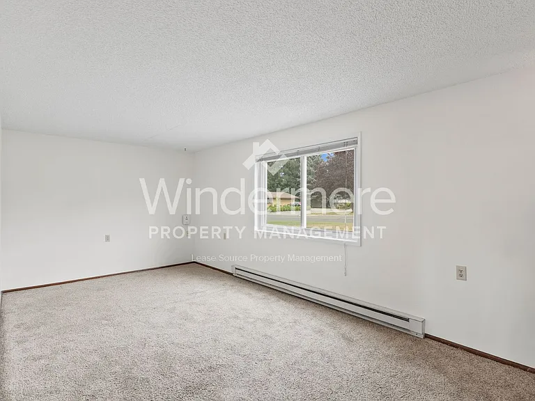 904 S McDonald Rd — Photo 6