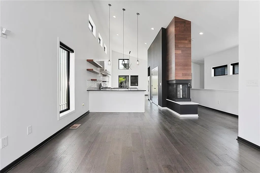 3 bed, 3.5 bath, 2563 sqft, $4,300 — Photo 3