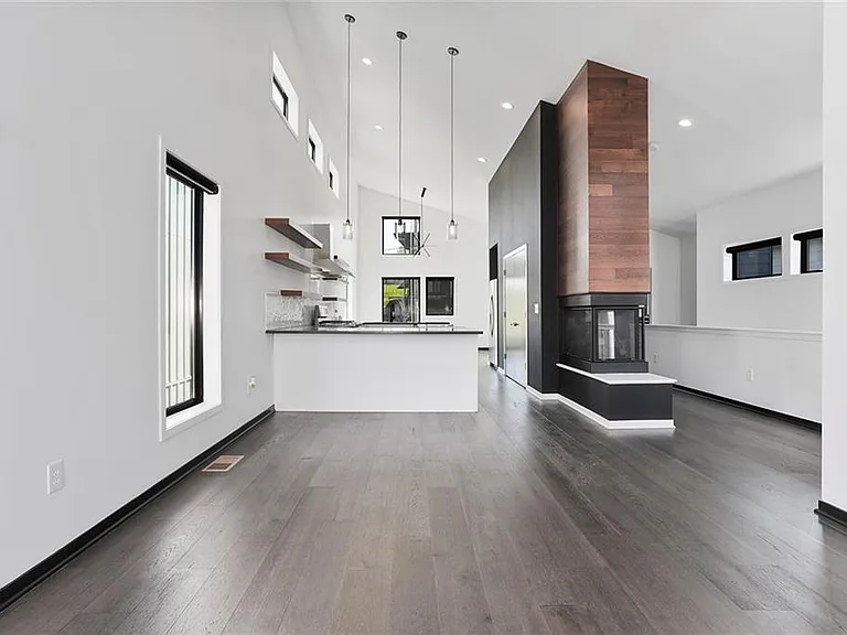 2232 Tracy Ave — Photo 3