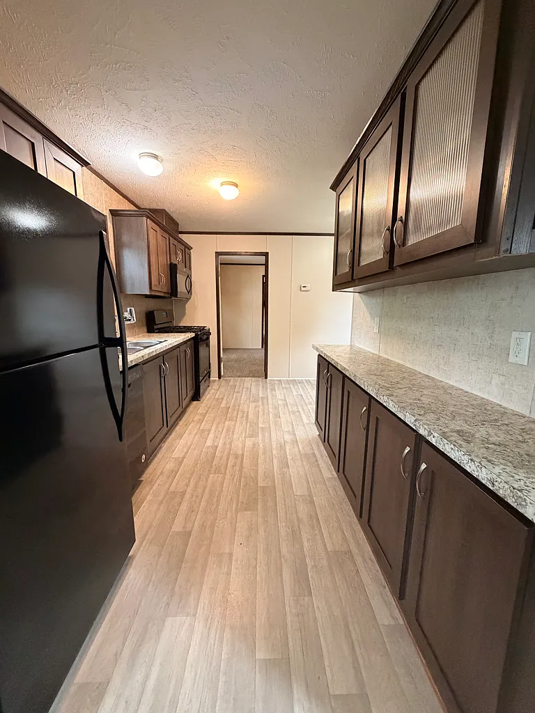 Building Photo - 166 Parker Lake Dr #166