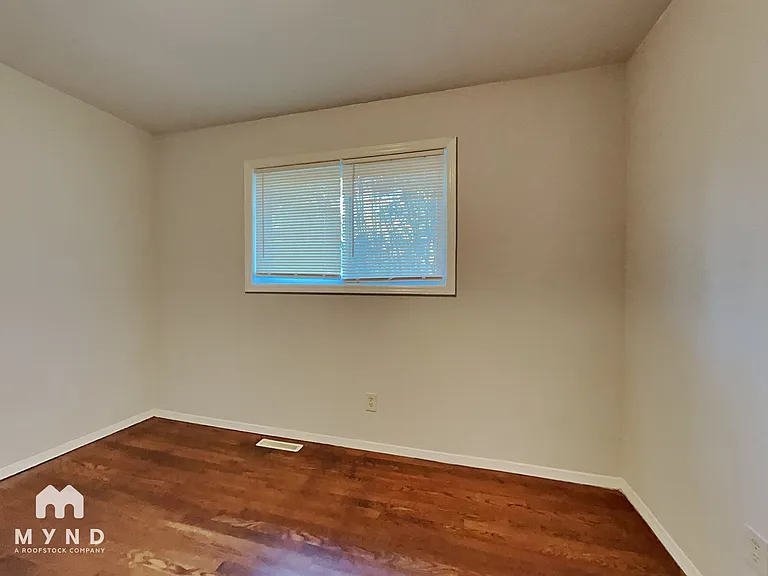 301 Edgegreen Dr — Photo 13