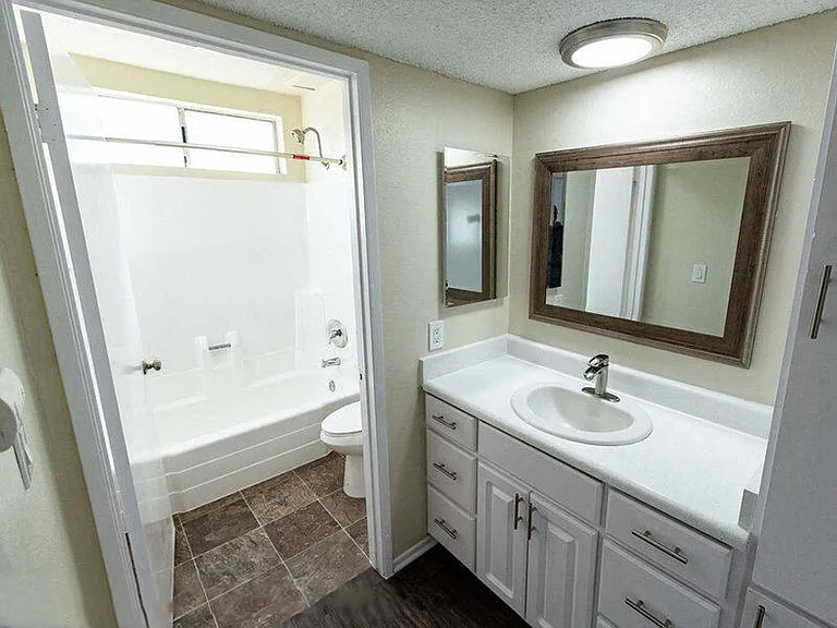 The Canyons at Santa Clarita Apartments — Photo 6