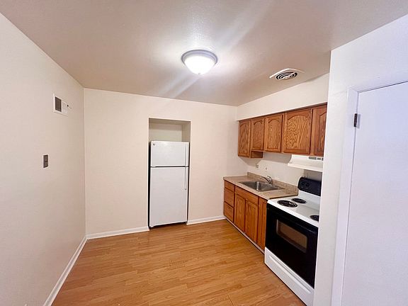 4th image of 6230 S Packard Ave #4