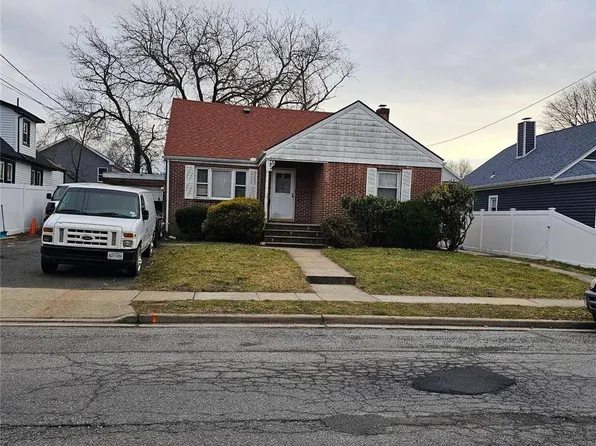 66 E Greenwich Avenue, Roosevelt, NY 11575