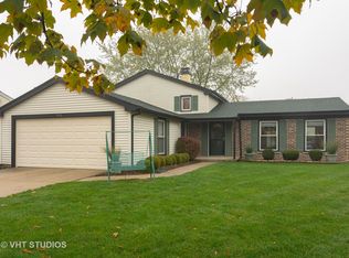 931 Thornton Ln, Buffalo Grove, IL 60089