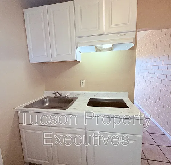 232 W Flores St #7 — Photo 4