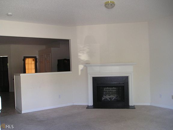 3rd image of 2843 Parkway Close