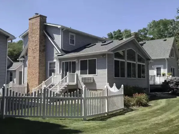 (undisclosed Address), Moline, IL 61265