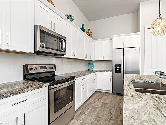 3rd image of 1332 SW 1st Pl