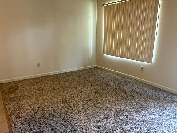 4th image of 937 W Kettleman Ln #931