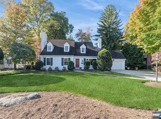 40 Florence Rd, Harrington Park, NJ 07640