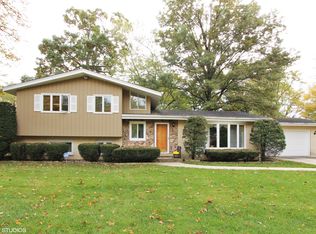 263 Sherwood Dr, Wood Dale, IL 60191