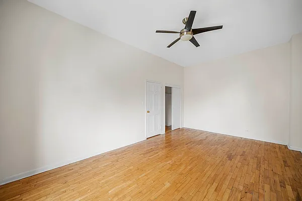 Rented by Vector New York, LLC | media 14