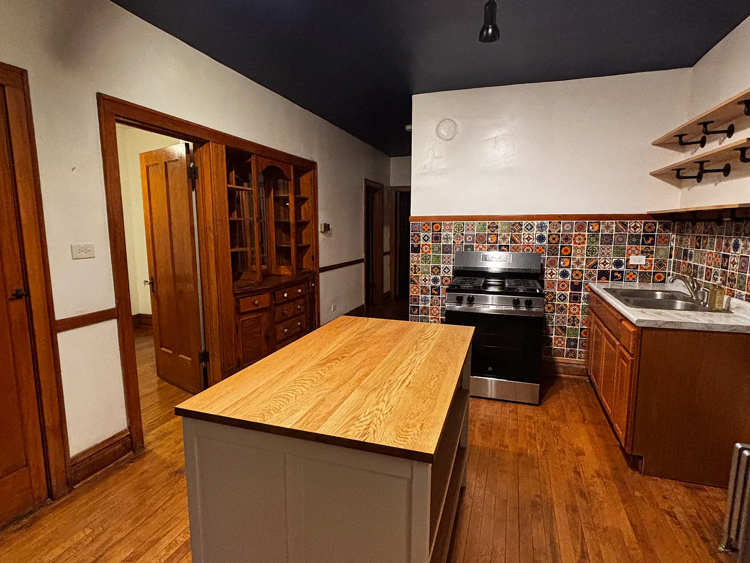 2 bed, 1099 sqft, $1,200 — Photo 3
