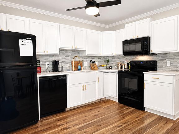 3rd image of 252 Howle Ave APT C3