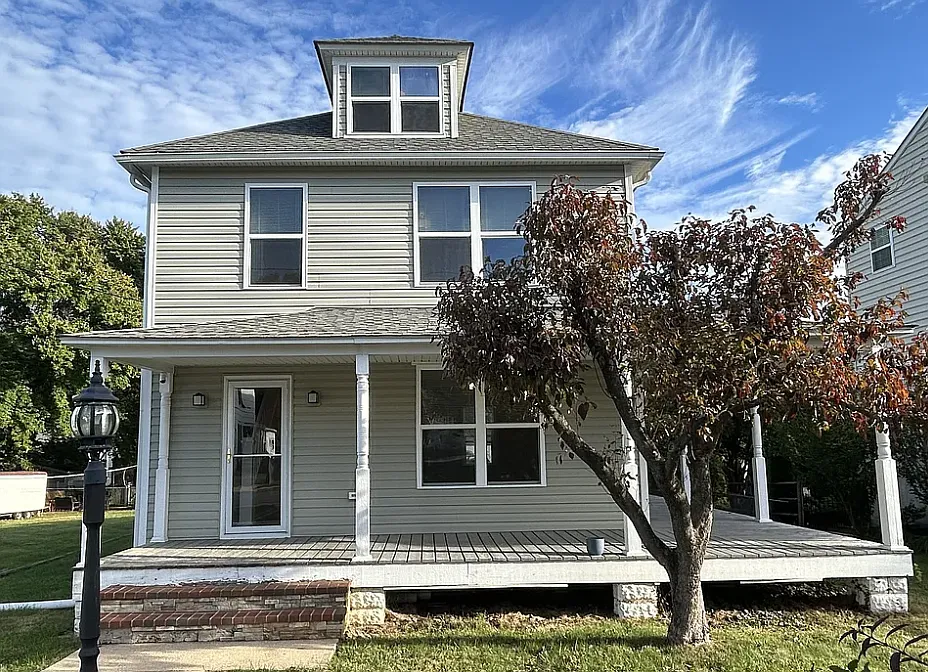 4 bed, 2050 sqft, $2,595 — Photo 1