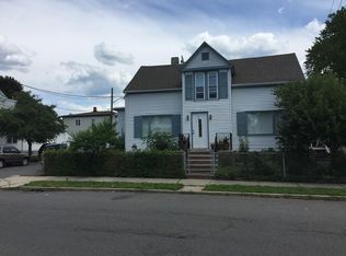 14 Lexington St, Lynn, MA 01902