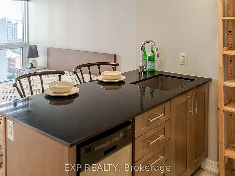 242 Rideau St #2308 — Photo 20