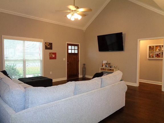 4th image of 4432 Kenilworth Cir