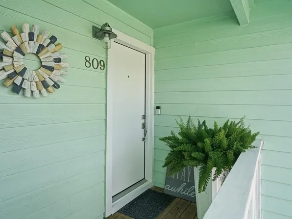 809 Sandollar St, Rockport, TX 78382