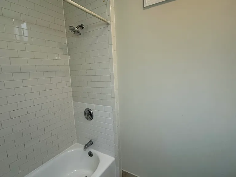 207 Adams St NE #4 — Photo 14