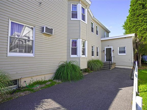 5th image of 31 S Nicholas St