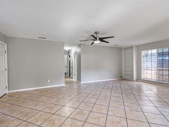 4th image of 1905 Parker Ln #A