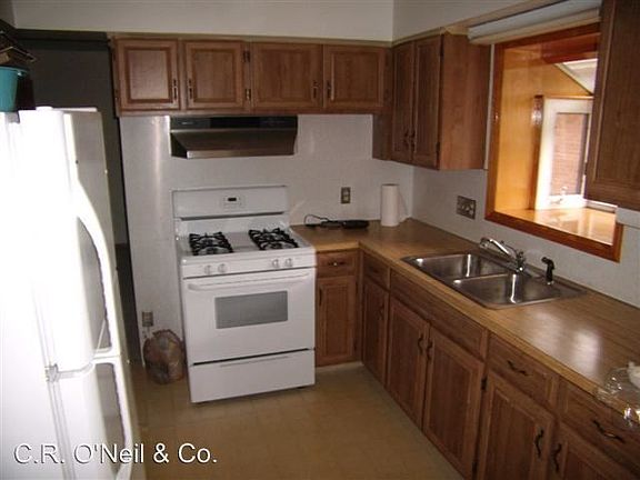 3rd image of 294 Highfield Dr