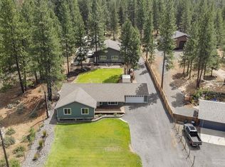 60182 Navajo Rd, Bend, OR 97702