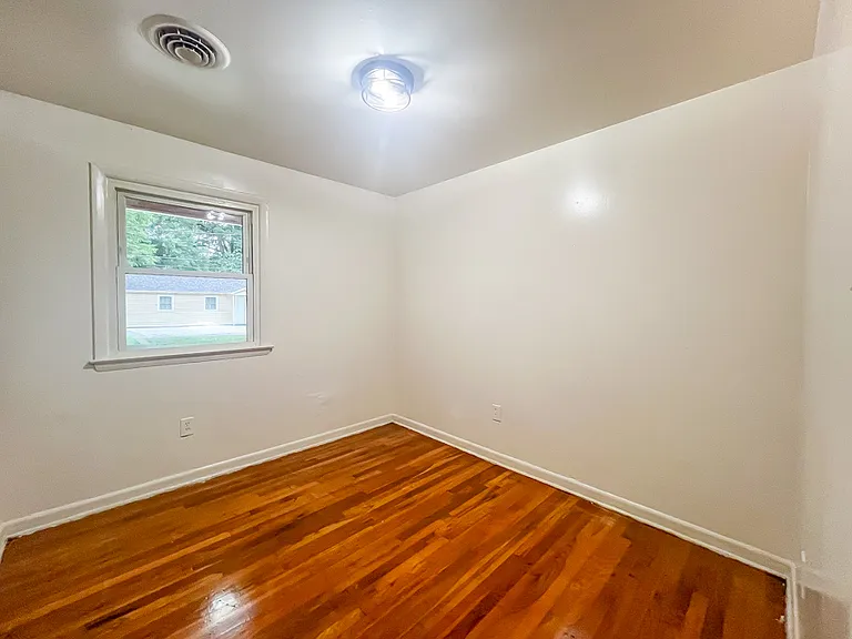 2303 Maclin Cir — Photo 7