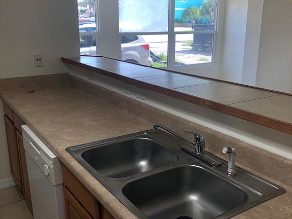 5th image of 2702 S Atlantic Ave #9