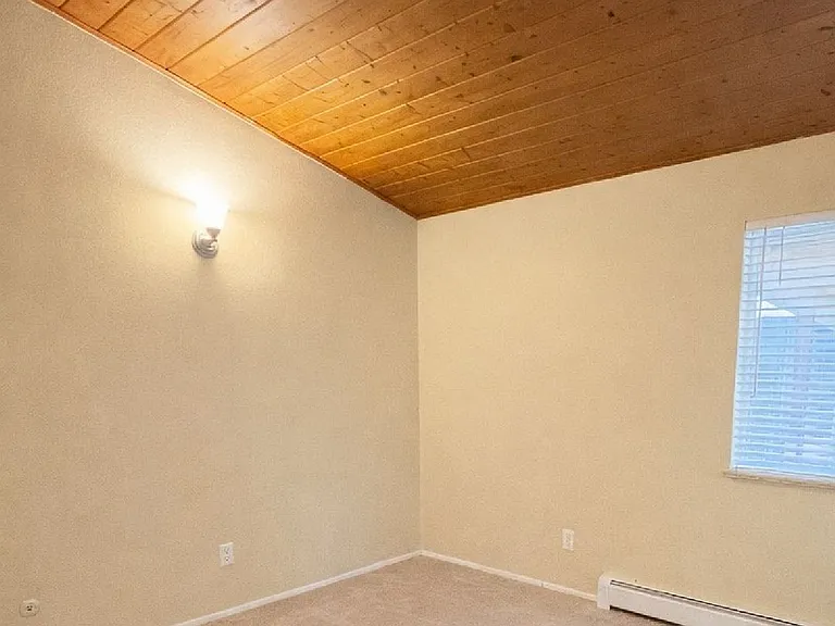 Maple Tree Apartments — Photo 16