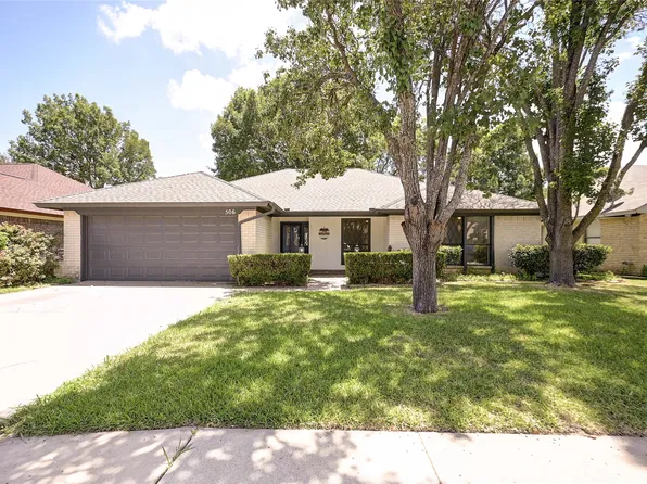506 Betsy Ross Dr, Arlington, TX 76002