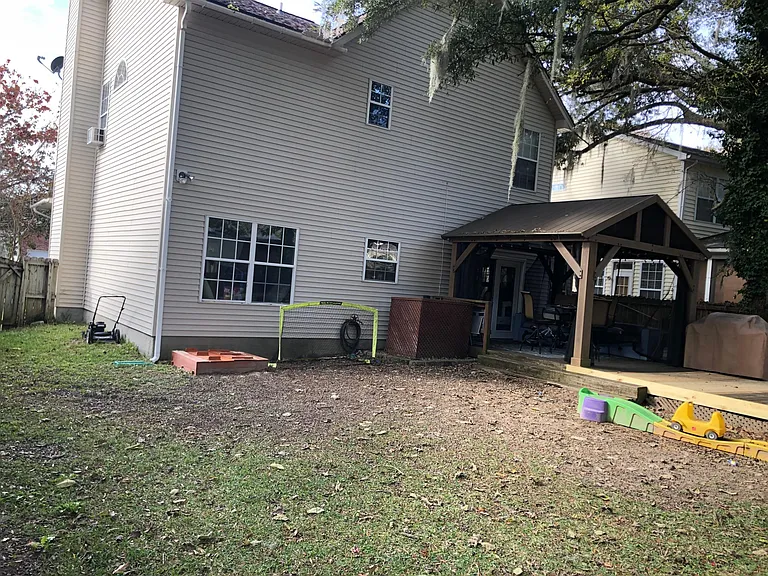 386 Arlington Dr — Photo 9