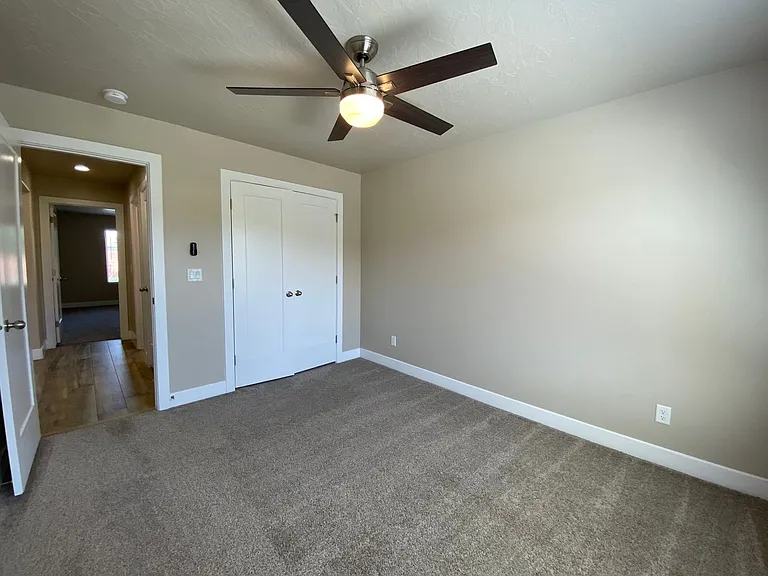 758 N 300 W — Photo 15