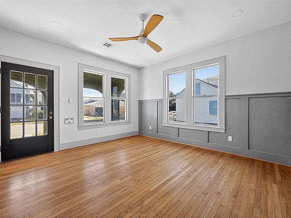 3rd image of 3616 Avenue L