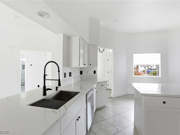 5204 Elm Grove Dr — Photo 16