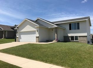 5329 King Arthur Dr NW, Rochester, MN 55901
