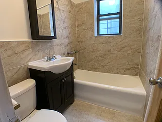 Rented by Laura Nguyen, LREB