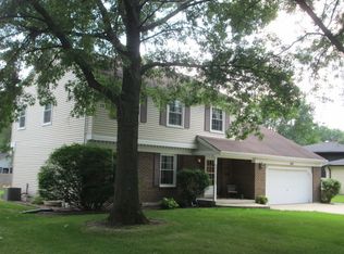 888 Honey Ln, Crete, IL 60417