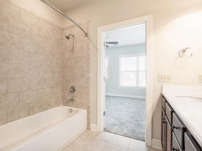 121 Irving Ave #J — Photo 9
