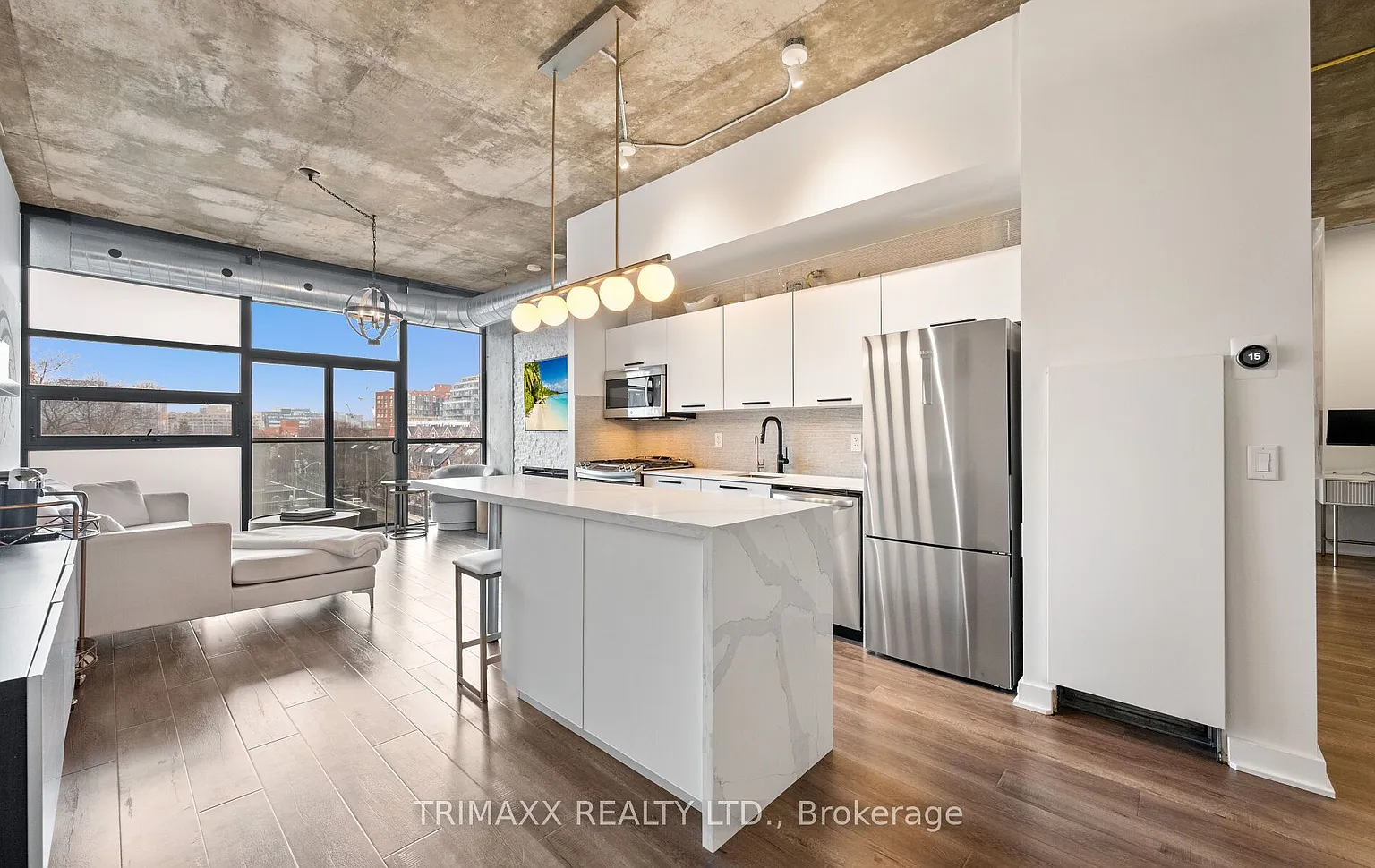 60 Bathurst St #403 photo 1