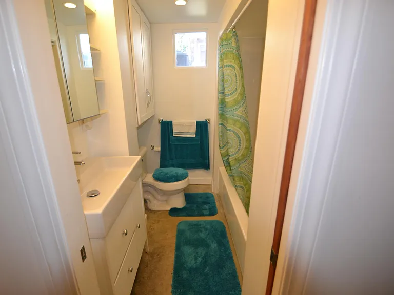 574 Terrace Ave #4 — Photo 11