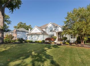 4333 E Lake Rd, Sheffield Lake, OH 44054