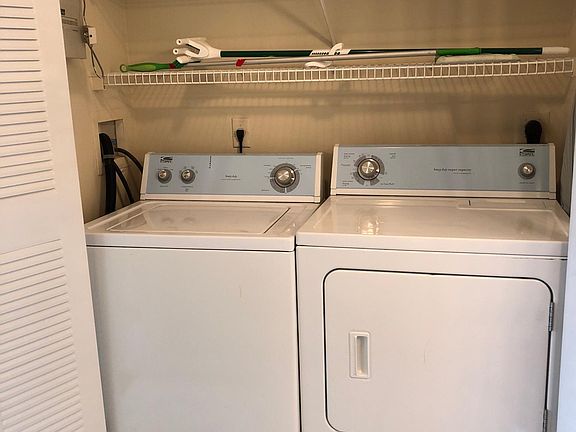 Washer/Dryer in Unit