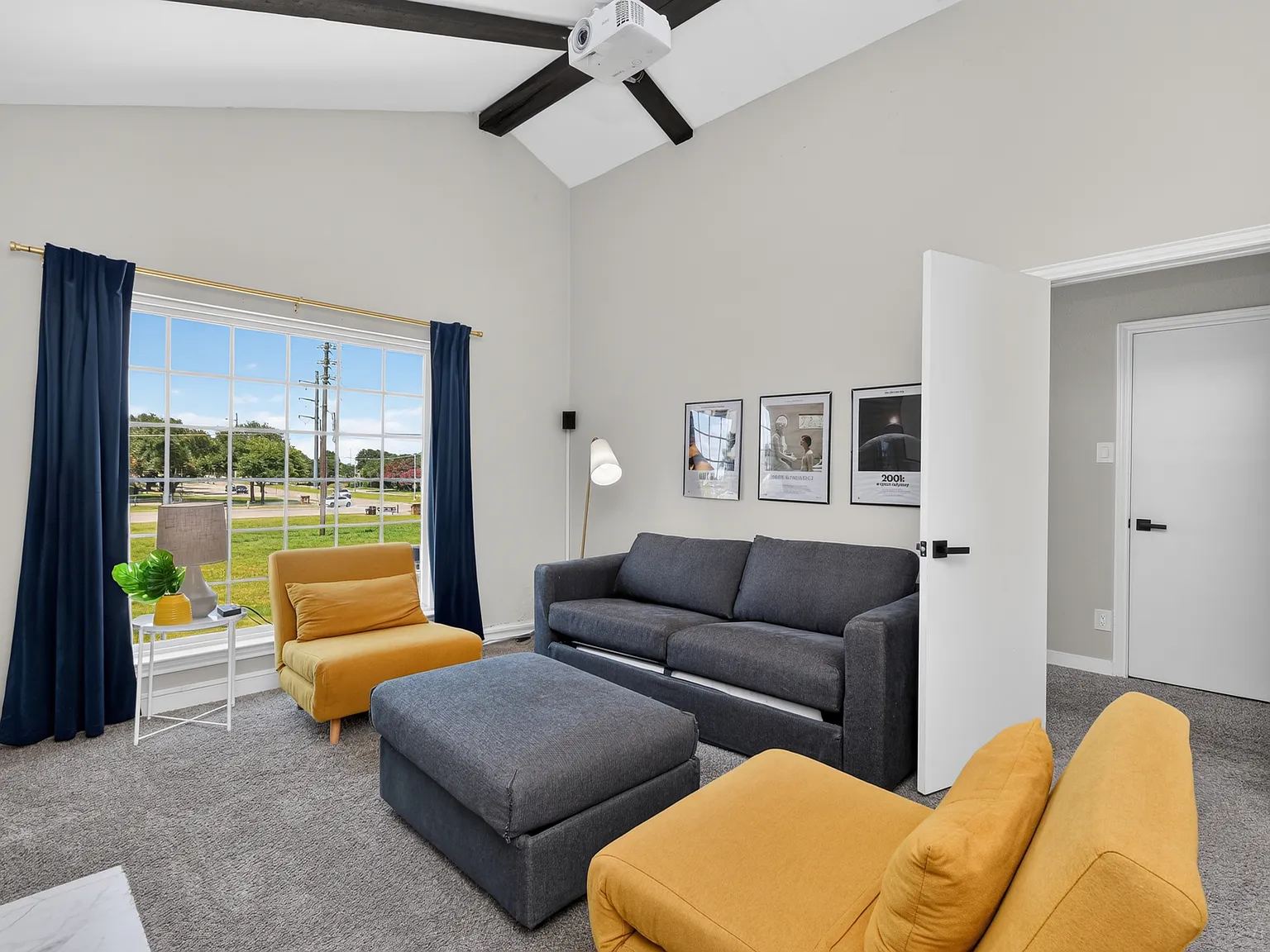 5 bed, 2597 sqft, $9,750 — Photo 4